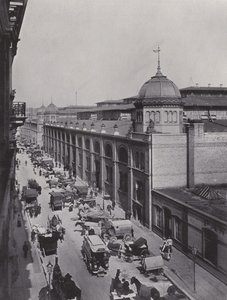 Vor Der Central-Markthalle Am Alexander-Platz (b/w photo) 作者 德国摄影师