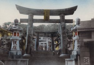 日本，约 1912 年：长崎诹访神社的大鸟居（照片） 作者 摄影师 日本人