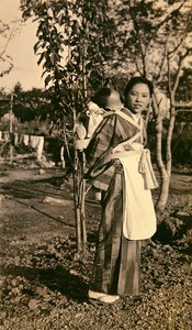 日本母亲和婴儿
