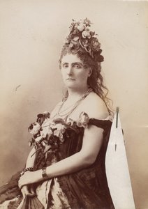 [卡斯蒂格利翁伯爵夫人]，1895年。 作者 皮埃尔·路易斯·皮尔森
