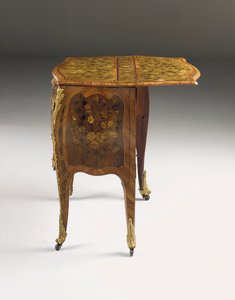 路易十五便桶，约1765年-70年（ormolu安装的郁金香木，无花果，a菜和镶嵌）（另请参阅463003、463004和465391）