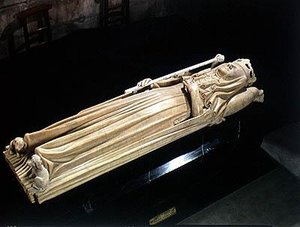 巴伐利亚的伊莎贝拉墓（1371-1435）（大理石）。 作者 皮埃尔·德·图里