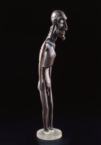 人形木雕，来自复活节岛，1894年前（木头和黑曜石）。 作者 Polynesian School