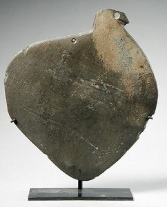 鸟头调色板，可能是一只珍珠鸡，Naqada II时期，约公元前3500-3100年（绿色片岩） 作者 埃及前王朝时期
