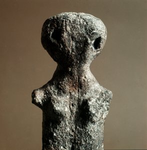 史前史：来自利古里亚Arene Candide (Finale Liguria) 墓地的女性兵马俑。 新石器时代中期，石器时代。 Genes, museo di archeologia ligure 作者 史前史前