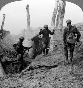 第一次世界大战，1914-1918年，法国不来梅的德国士兵投降。