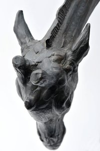 降低头部的大型长颈鹿，模型于1909-10，铸造于1913年之前（青铜）（另请参阅3084917-43） 作者 伦勃朗·布加迪