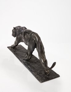 豹行走，后腿抬高，c.1904（涂青铜）