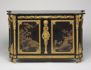 抽屉柜（马桶），约1765年至1770年（乌木贴面，配有日本漆板，镀金青铜底座和大理石台面） 作者 雷内·杜波依斯（Rene Dubois）