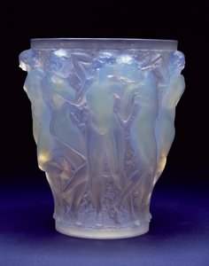 Bacchantes，1927（蛋白石玻璃）