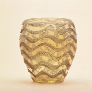重型模压花瓶，波浪设计，由Lalique，c.1902抛光浮雕
