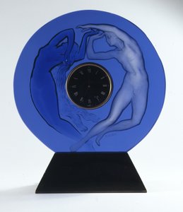 白天和黑夜，1926年（玻璃钟环绕） 作者 Rene Jules Lalique