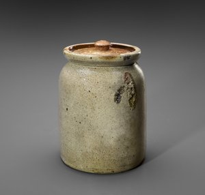 罐子，约1920-1935（盐釉石器）。 作者 罗内斯伯勒陶器公司 (attr.to)