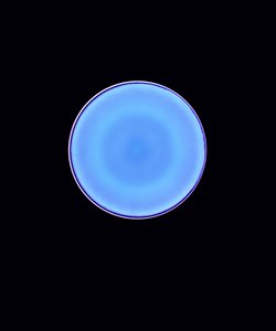 圆圈 X》，2005 年（数码 c-type 摄影作品）