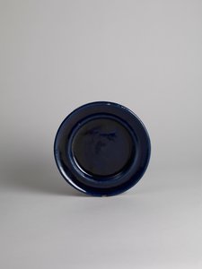 蓝色釉面或水果盘，1914-18年 作者 罗杰·艾略特·弗莱