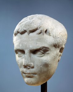 Art of Ancient Rome: Face of Augustus (Octavian or Octavian, 63 BC-14 AD. The first Roman emperor. Sculpture found in Cos, between 27 and 20 BC). Paris, Musee Du Louvre 作者 小说