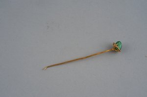 发夹（金和祖母绿） 作者 小说