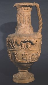 装饰有浮雕的九头蛇，Falierii（粘土）