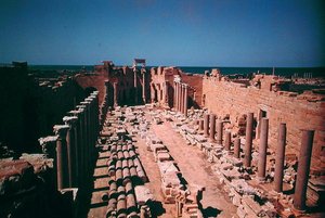Leptis Magna, Labdah (石灰岩) (照片) 作者 小说