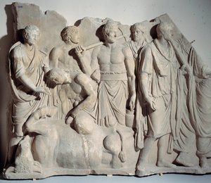 Marble relief from Forum Trajan: scene of haruspice (devin etrusque) consulting the bowels of a bull with priest and lictors. Dim. 0,6x2 m. around 120 A.D. Paris, Louvre Museum 作者 小说