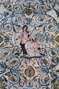 罗马艺术：来自圆形剧场罗马别墅的公元 4 世纪马赛克。 Merida, Museo Nacional de Arte Romano, 西班牙 作者 小说