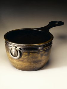 内有罐头的煎锅，来自威格敦郡的 Dowalton Loch Crannog（青铜和锡） 作者 小说