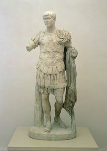 图拉真皇帝雕像（约 53-117 年）安东尼时期，约公元 120 年（Pentelic 大理石） 作者 小说