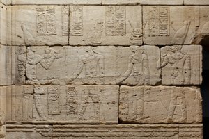 从公元前10世纪的Dendur神庙救济（风沙岩） 作者 Roman Period Egyptian
