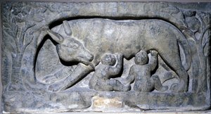 Lupercal 石灰岩中的浮雕（罗马一个洞穴的名称）：狼与 Romulus 和 Remus，Avenches 博物馆。 作者 罗马罗马