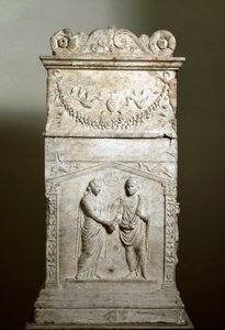 罗马艺术：装饰婚礼现场的丧葬祭坛（Junctio dextrarum） - 低浮雕 - 罗马，Museo Nazionale Romano - 婚姻握手（Junctio dextrarum） - 大理石浮雕，罗马艺术，来自已婚夫妇的葬礼祭坛 - 罗马，博物馆 纳西奥 作者 罗马罗马