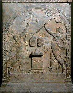 罗马艺术：葬礼祭坛代表两个跳舞的门廊。 低缓解。 罗马, Museo Nazionale Romano 作者 罗马罗马