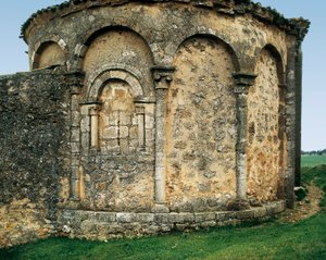 Apse seen from the outside, Church of St. Michael (Parroquia católica de san Miguel Arcángel) in Valdenebro, Soria, Castile and Leon, Spain, late 12th - early 13th century (photo) 作者 罗马式