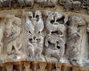 Detail of sculptures of the south portal 作者 罗马式