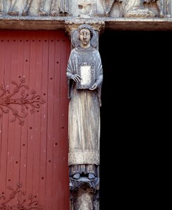 中央门户中央柱子上的雕塑视图（1140-1200） 作者 罗马式