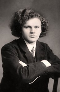 威廉·贝克豪斯（Wilhelm Backhaus）1884-1969，德国钢琴家，1907年。
