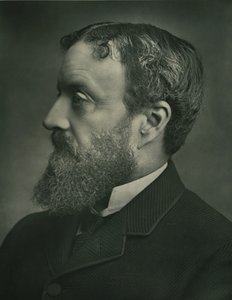 右派迈克尔·爱德华·希克斯爵士（Michael Edward Hicks-Beach）爵士，男爵，约1899年。 作者 罗素和儿子