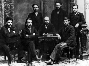 列宁与圣彼得堡工人阶级解放斗争联盟的一群成员，圣彼得堡，1897年2月（黑白照片）。