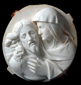 Santo Varni (1807-1885) 1863-1870 的圣母怜子图大理石雕塑。 暗淡。 56x52x12 厘米来自Odon di savoia 王子的收藏。 Genes, Galleria d