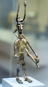 战士铜像，约公元前1800-1200年（青铜）。 作者 撒丁岛的努拉克文明