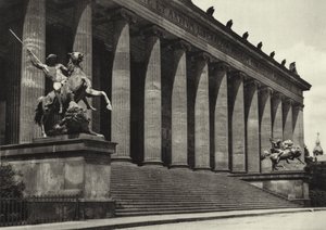 Berlin: Altes Museum; The Old Museum (b/w photo)