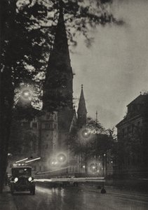 柏林：德皇威廉-Gedachtniskirche； 威廉皇帝纪念教堂（黑白照片） 作者 萨沙·斯通（Sasha Stone）