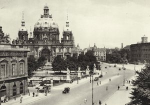 柏林：Vor der Schlossbrucke； 宫桥前（黑白照片）
