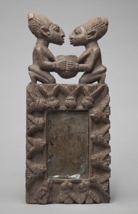 约鲁巴镜盒（木制） 作者 非洲学校