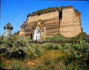 建于1790-1816年的Mingun Paya（照片）。 作者 缅甸学校