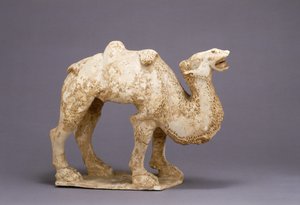 骆驼，可能是7世纪（浅黄色陶瓷，粉红色和奶油色） 作者 学校中文