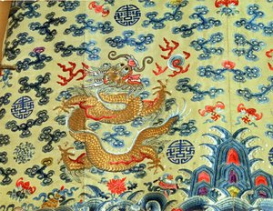 19世纪末清朝，女皇“龙袍”龙袍，九龙十二皇权象征（绣丝缎）