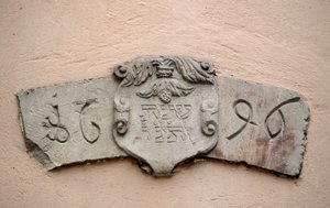 The alleyway of the Jews in Obernai (67). Places of worship: inscription bearing a Hebrew date and the corresponding date of the Christian era: 1696. A synagogue was reportedly built two years after the authorization of Intendant La Grange, which allowed J 作者 学校犹太人