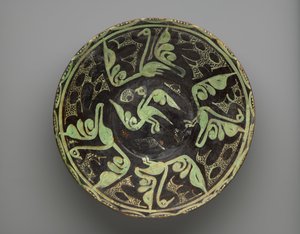 萨曼尼德碗，9至10世纪（陶瓷，棕与白釉，透明无色釉料） 作者 学校波斯语