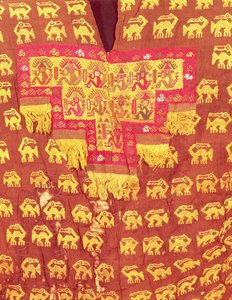 奇穆王国贵族长袍（纺织品） 作者 秘鲁学校