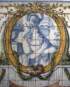 Ornamental panel with a portrait of a woman, Royal factory of Louca, a Rato, faience poychrome 作者 葡萄牙语学校